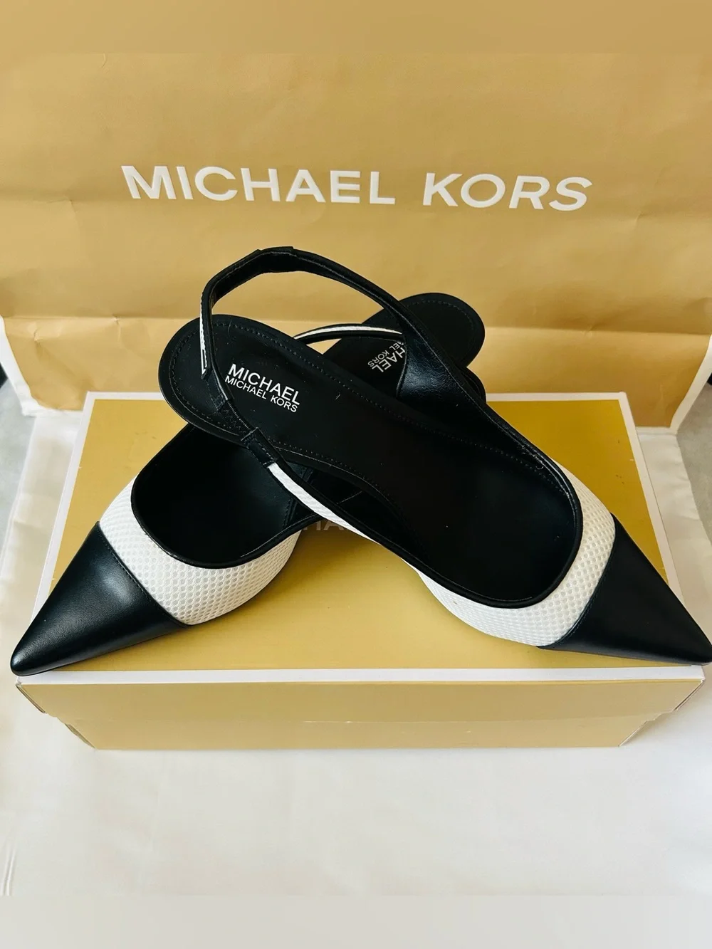 🖤Michael Kors🤍Women's Two-Tone Black🖤 & White🤍 Pointed Kitten Sling Mesh Pumps